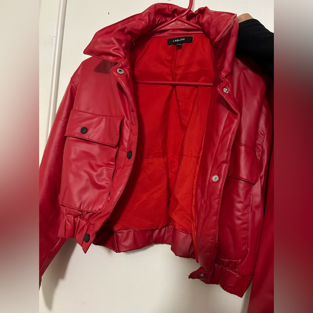 Cropped puffer like jacket